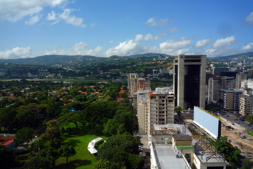 Entering Caracas 2 003